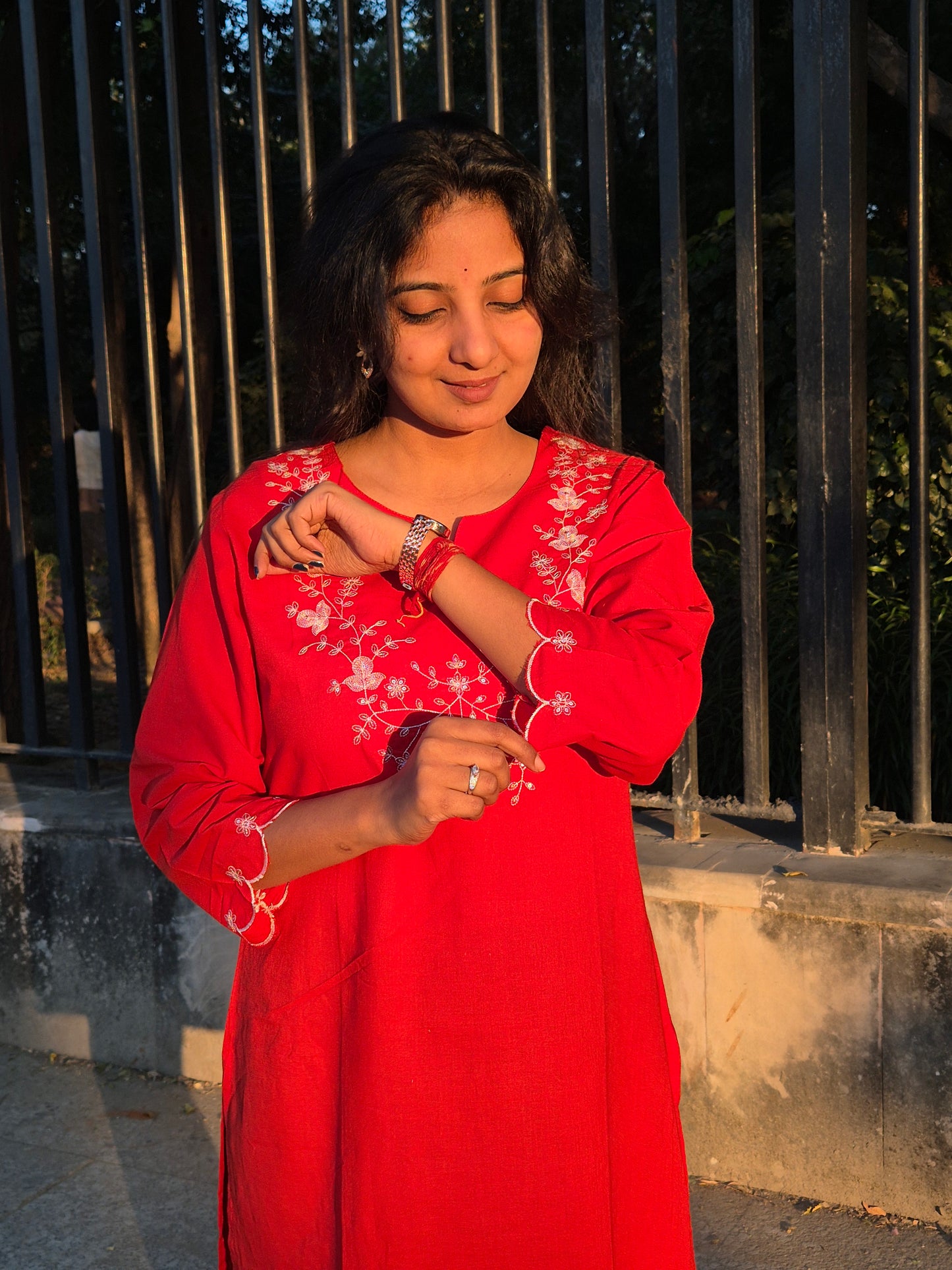 Red Floral Thread-Embroidered Cotton Kurta