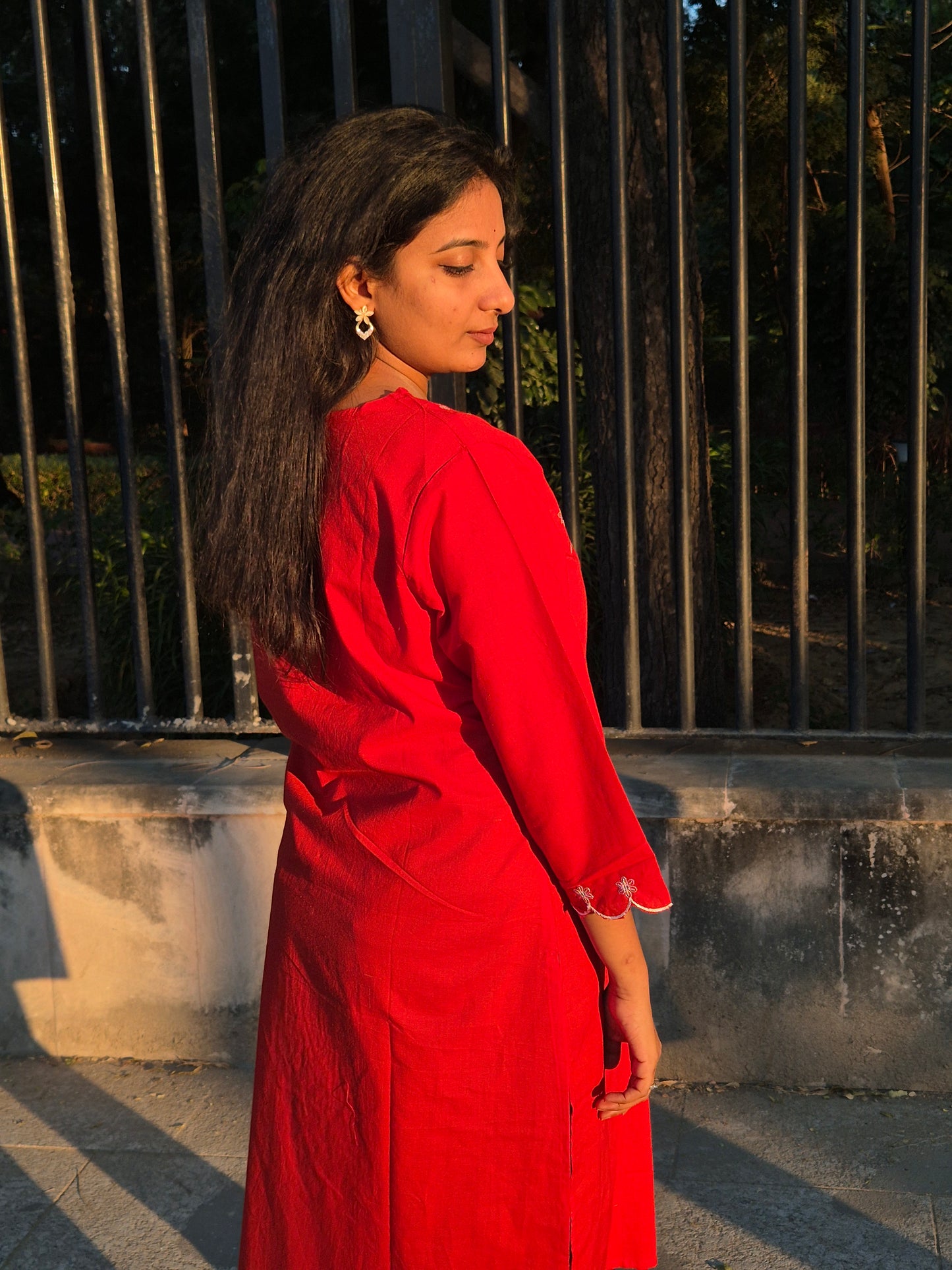Red Floral Thread-Embroidered Cotton Kurta
